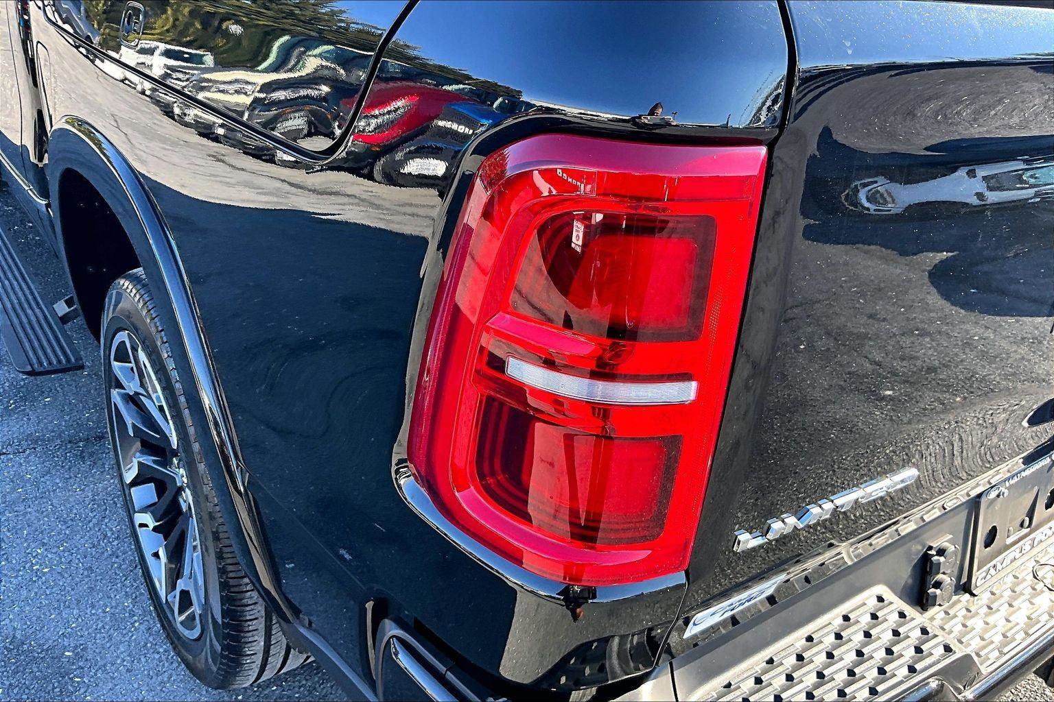 Used 2025 RAM 1500 Limited image 29