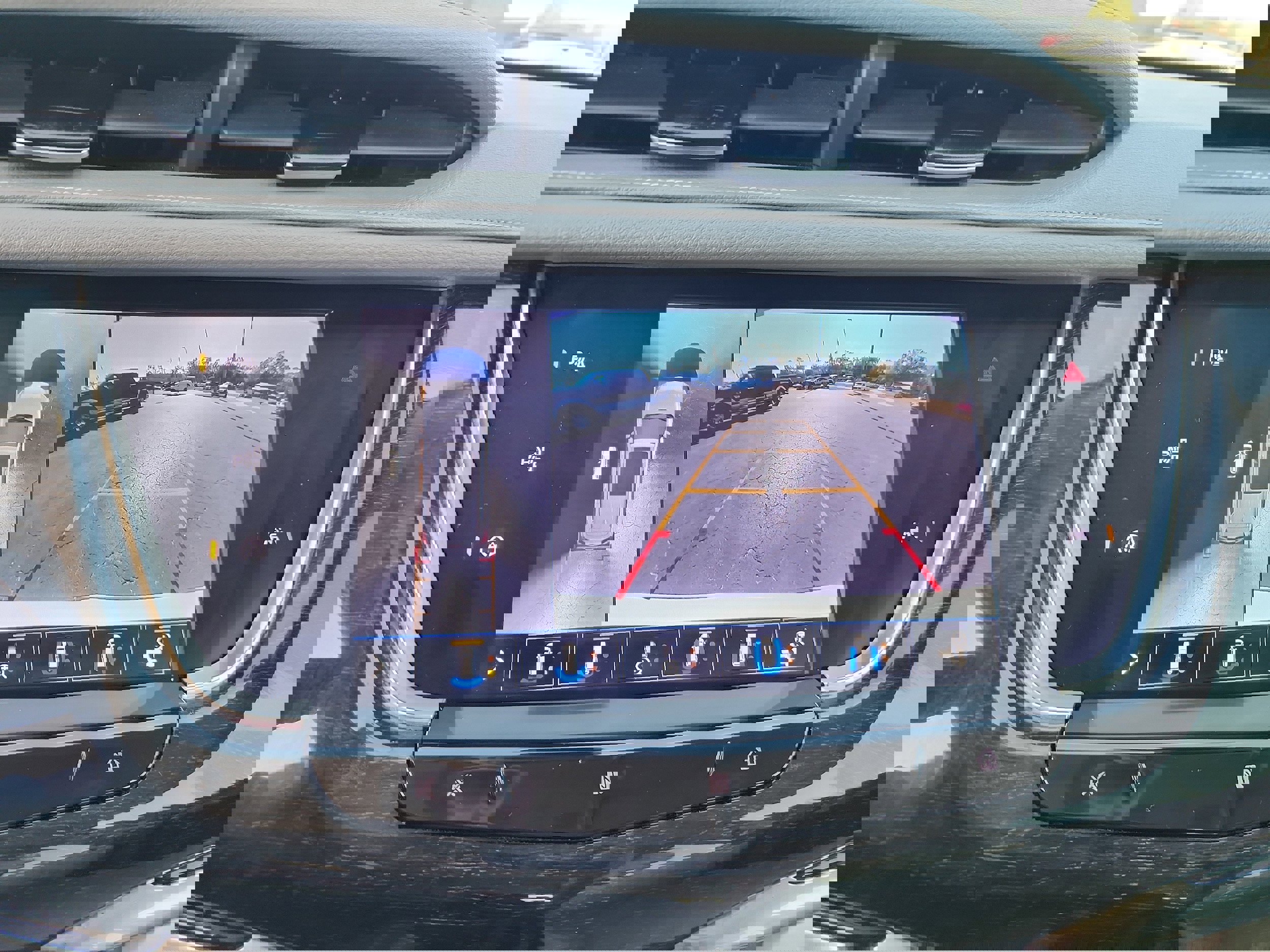 Used 2020 Cadillac XT6 Premium Luxury image 19