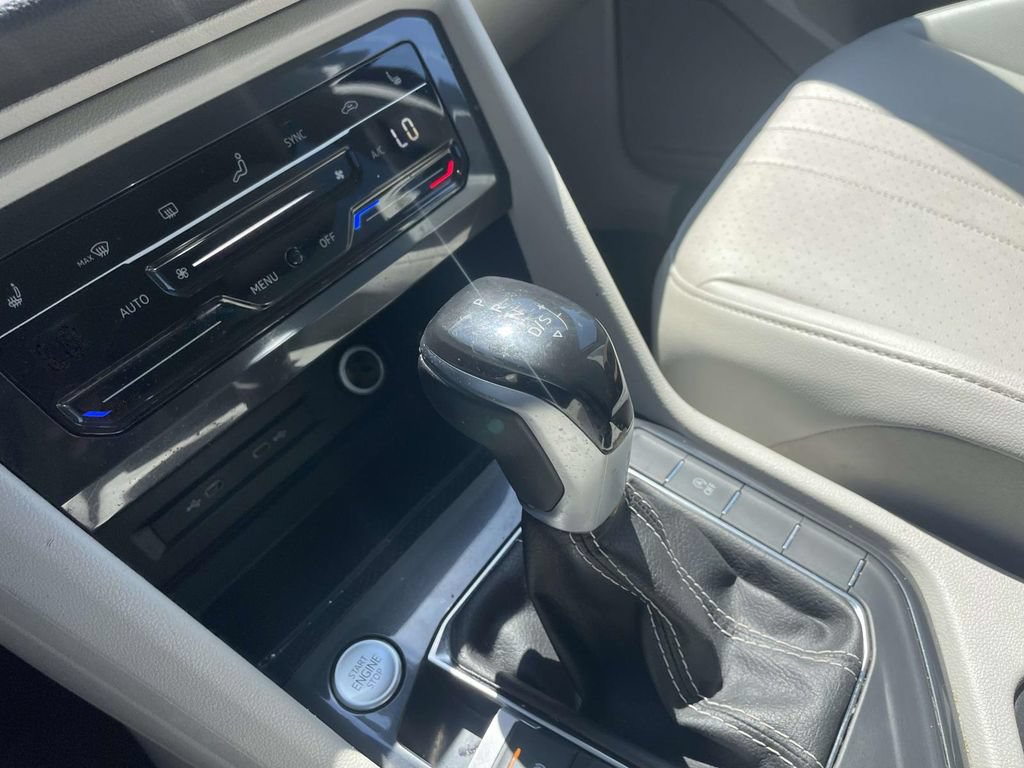 Certified 2023 Volkswagen Tiguan SE FWD image 30