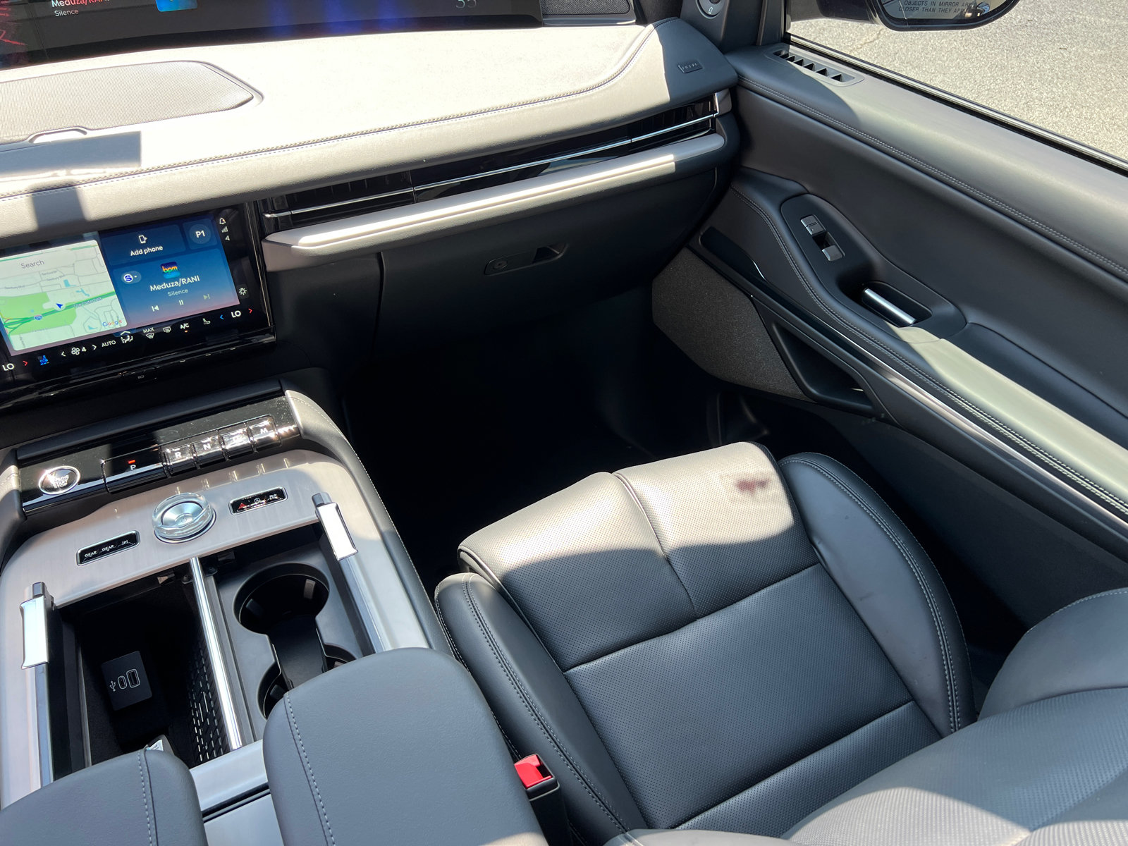New 2026 Lincoln Navigator Reserve w/ Jet Appearance Package AWD/4WD image 32