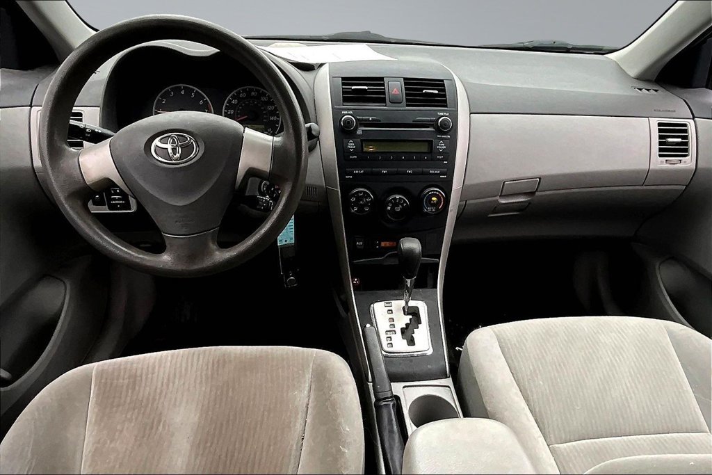 Used 2010 Toyota Corolla LE FWD image 7
