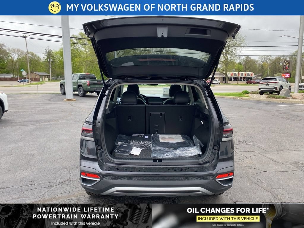 New 2026 Volkswagen Taos SE AWD/4WD image 24