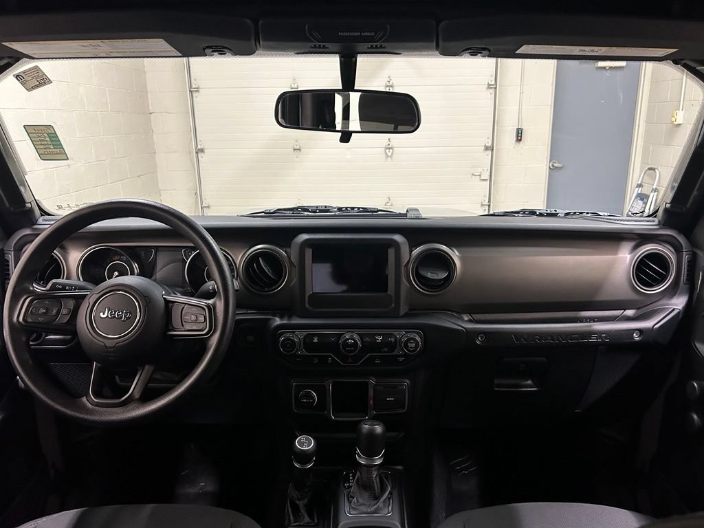 Used 2022 Jeep Wrangler Unlimited Sport AWD/4WD image 17