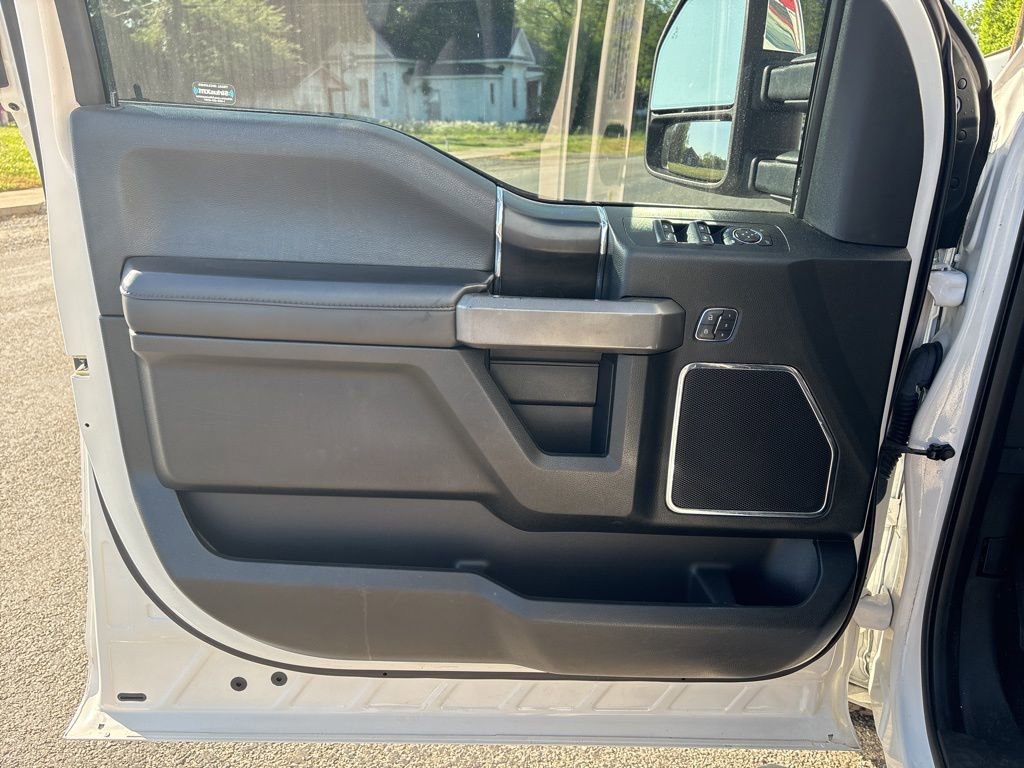 Used 2018 Ford F150 Platinum w/ Equipment Group 701A Luxury AWD/4WD image 13