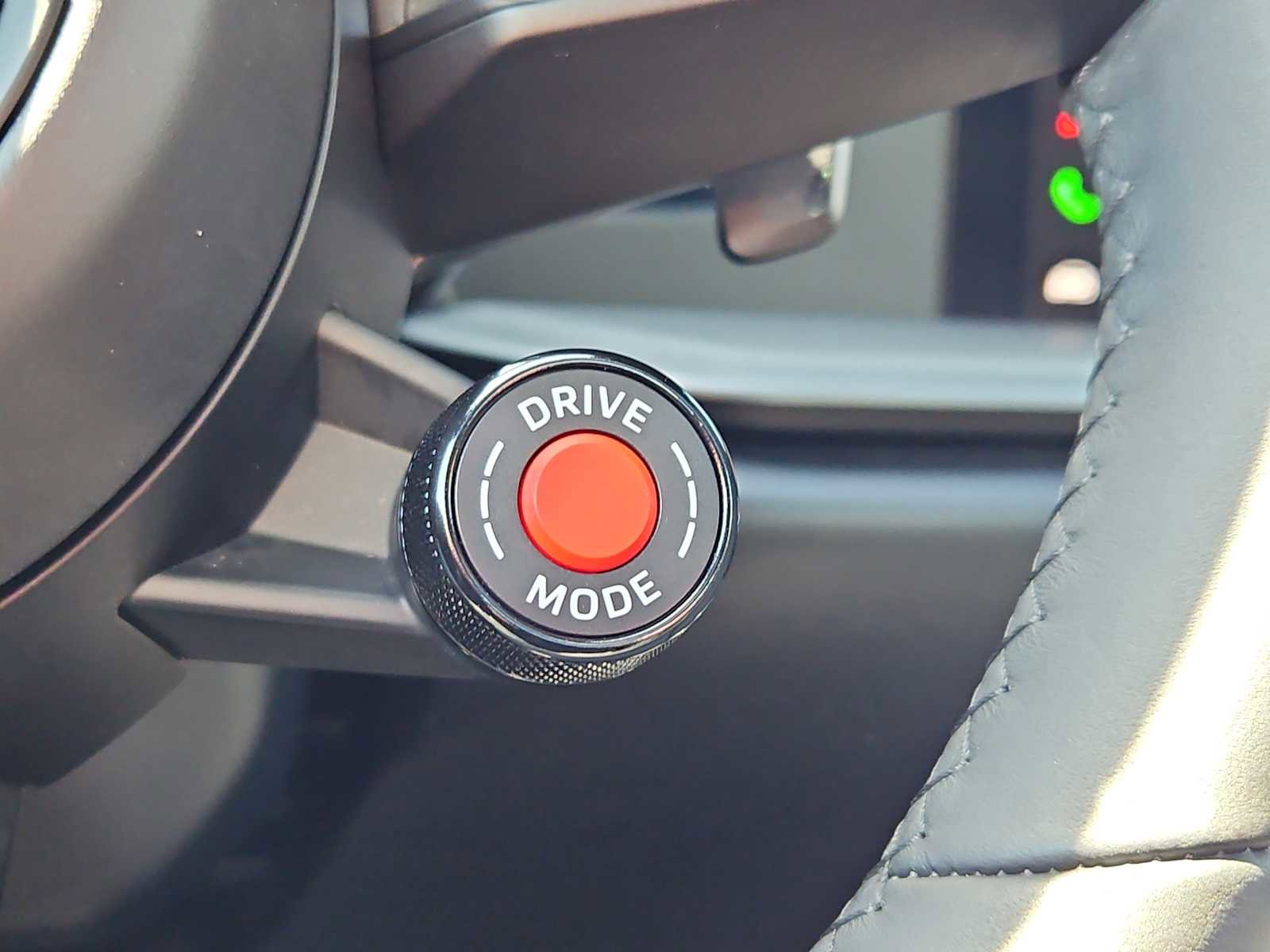 Certified 2025 Porsche 911 Carrera RWD image 31