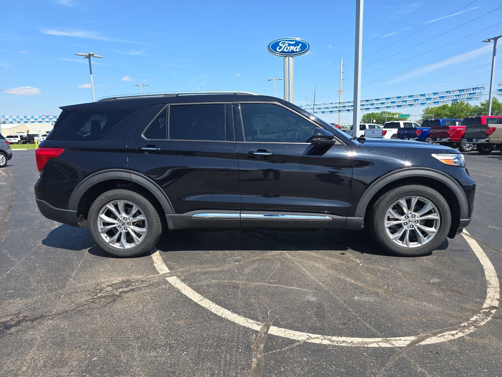 Used 2020 Ford Explorer Limited AWD/4WD image 4