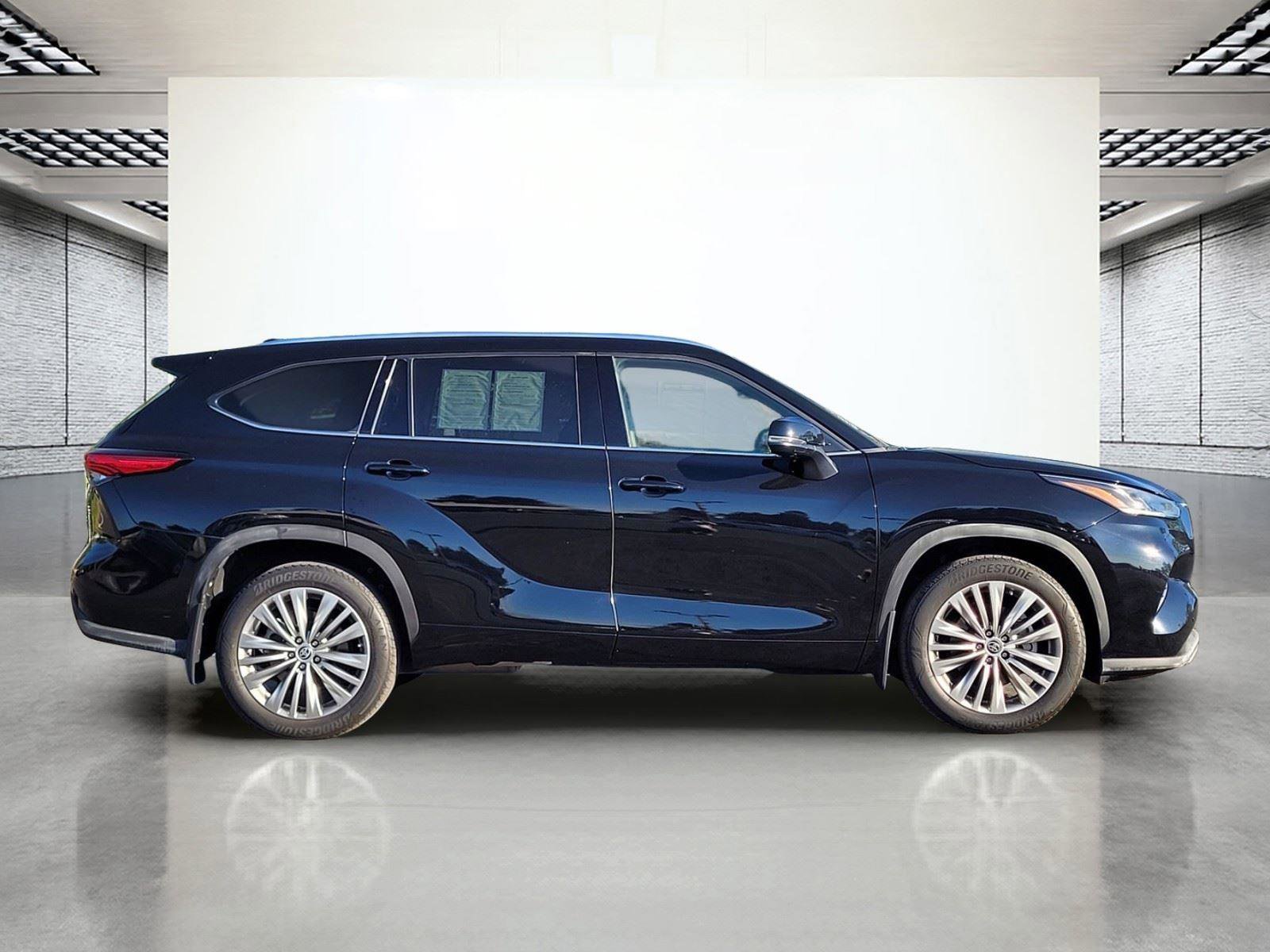 Used 2022 Toyota Highlander Platinum image 6