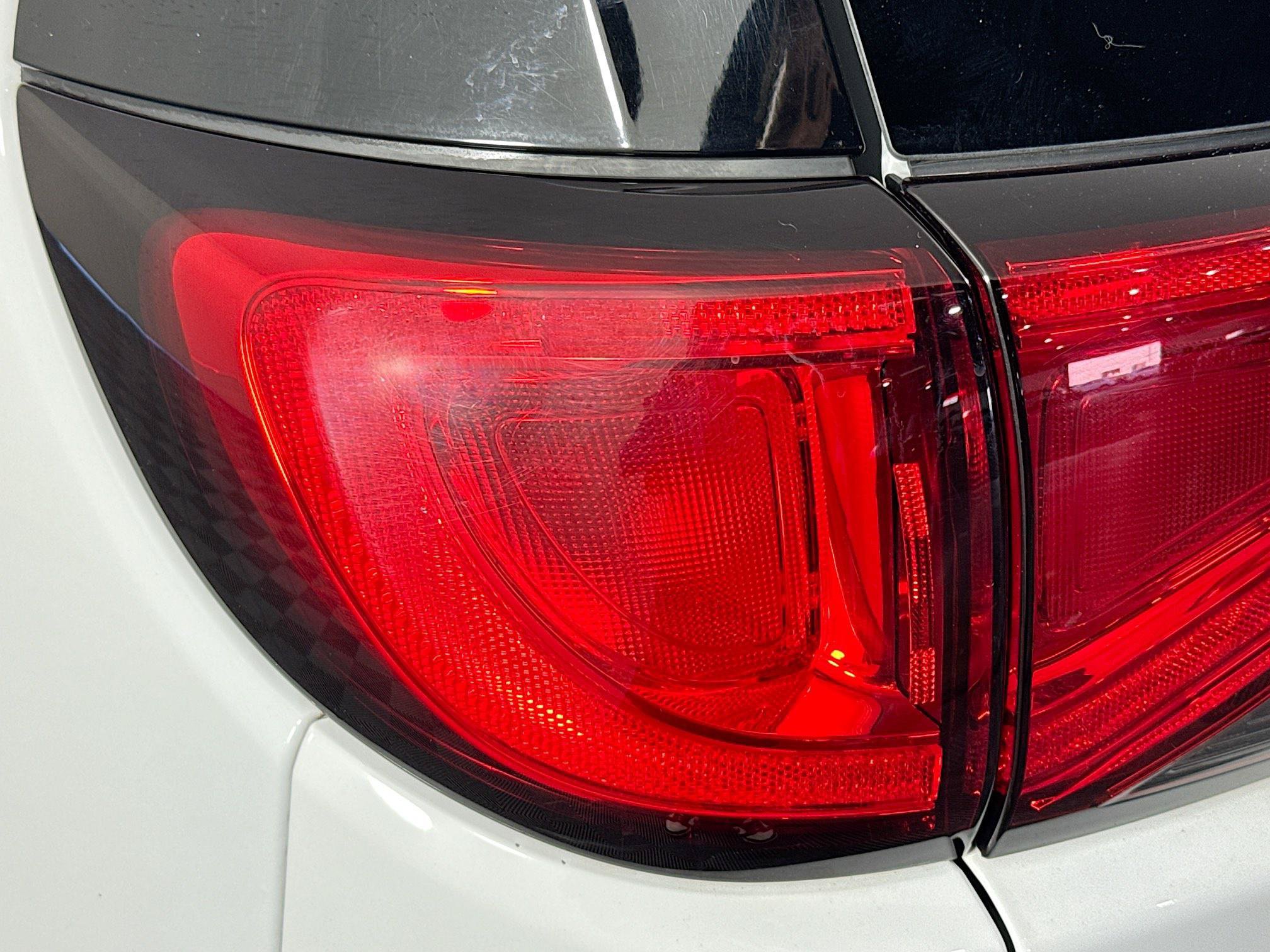 Used 2020 Chrysler Voyager L FWD image 34