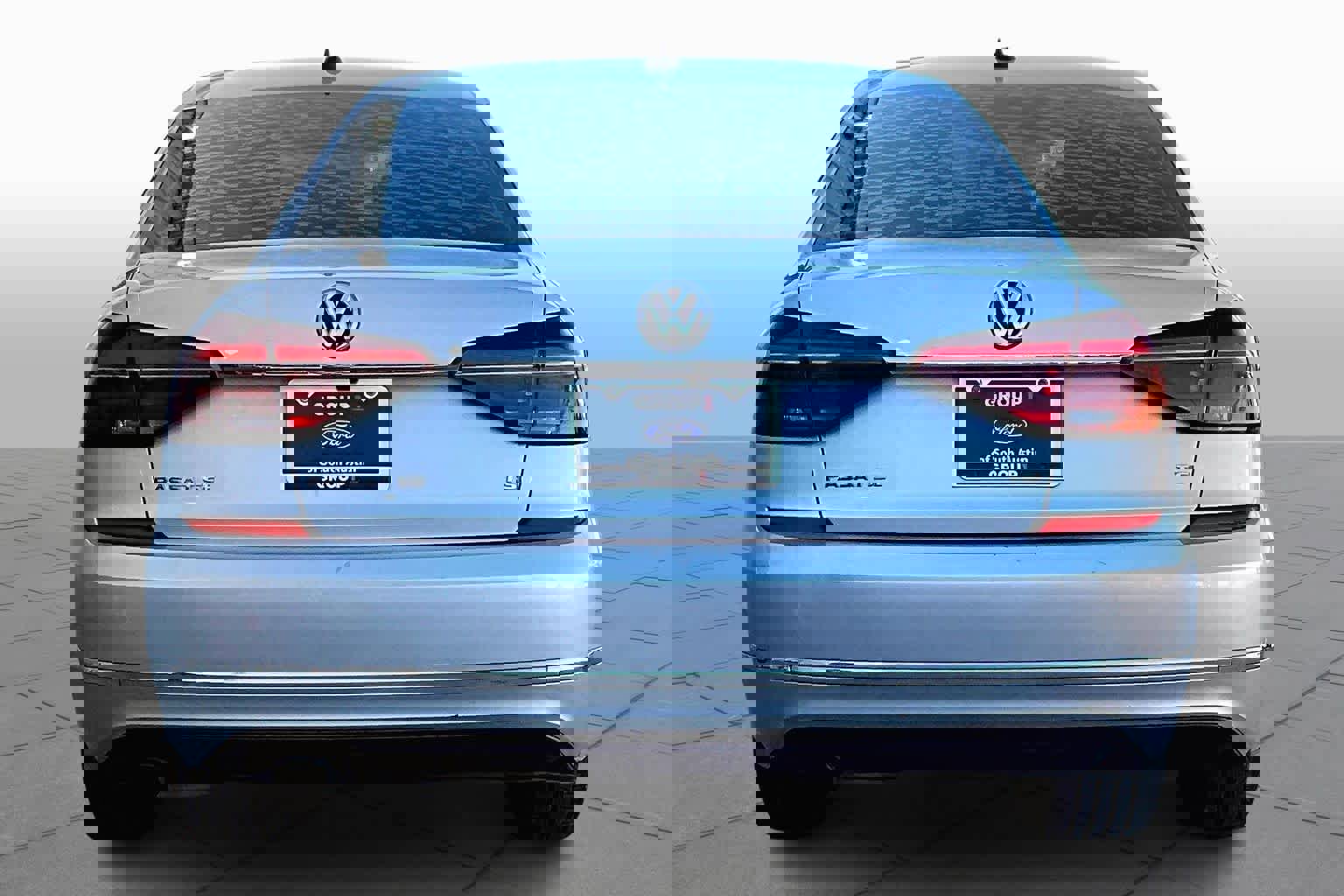 Used 2018 Volkswagen Passat 2.0T SE image 5