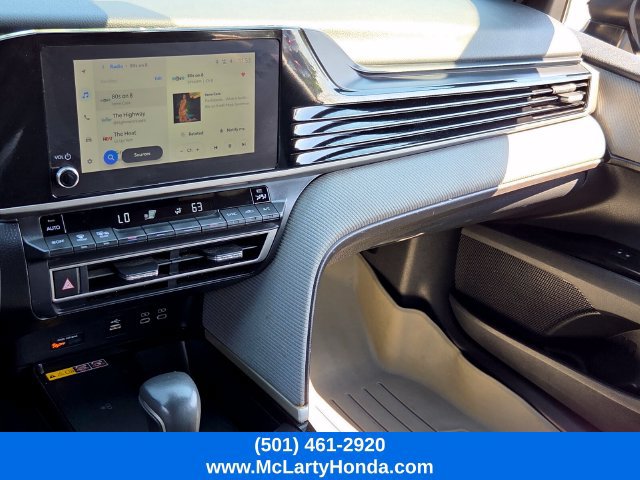 Used 2025 Toyota Camry SE FWD image 25