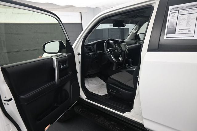 Used 2022 Toyota 4Runner SR5 AWD/4WD image 18