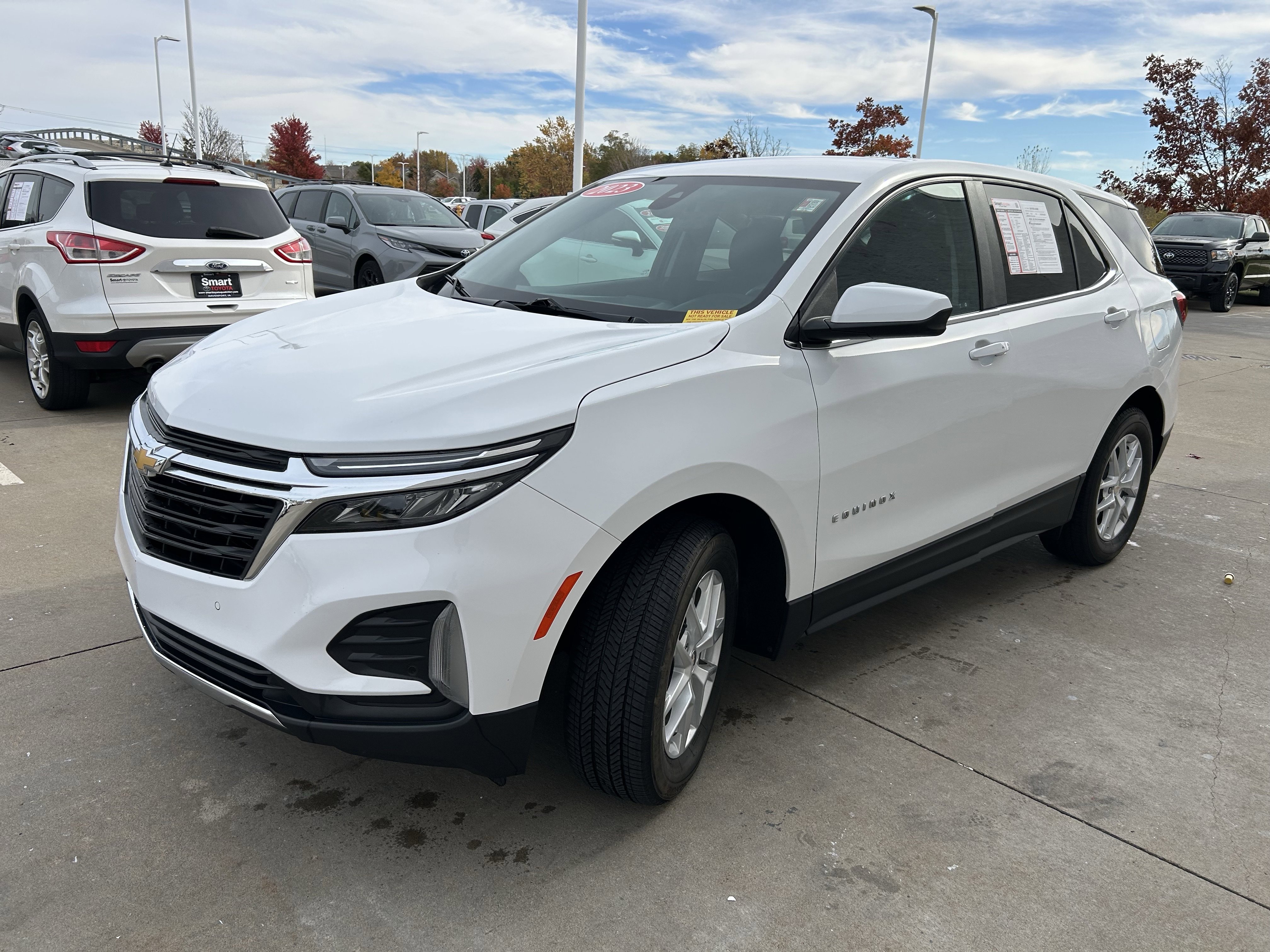 Used 2023 Chevrolet Equinox LT w/ Driver Convenience Package image 3