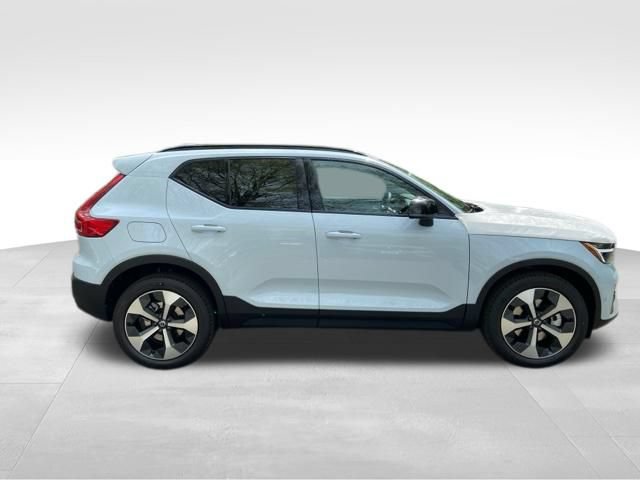 New 2026 Volvo XC40 B5 Plus w/ Climate Package AWD/4WD image 8