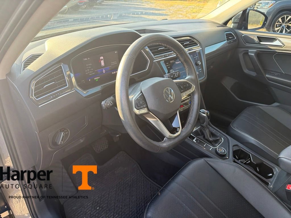 Used 2022 Volkswagen Tiguan SE AWD/4WD image 14