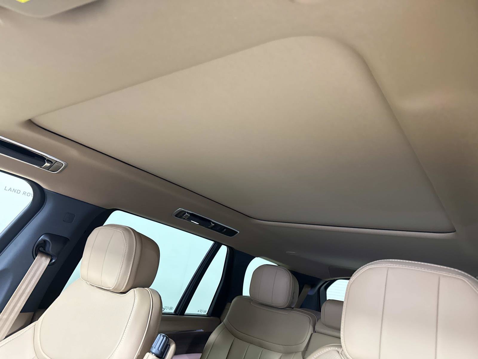 New 2026 Land Rover Range Rover Long Wheelbase SE AWD/4WD image 21