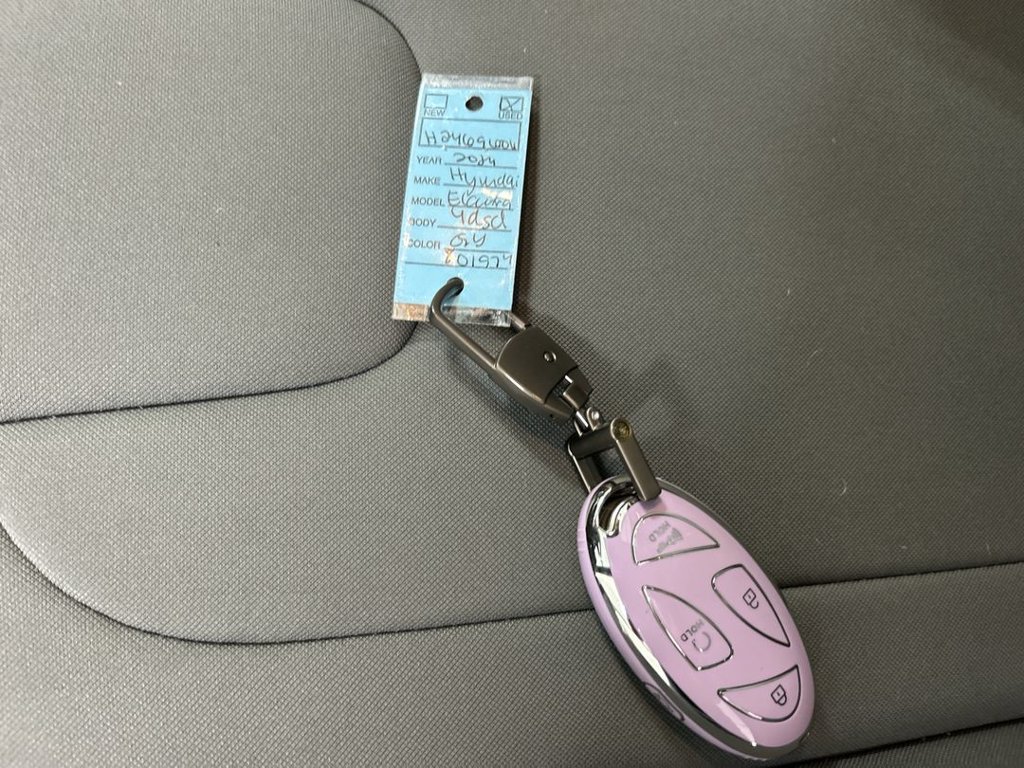 Used 2024 Hyundai Elantra SEL w/ Convenience Package FWD image 12