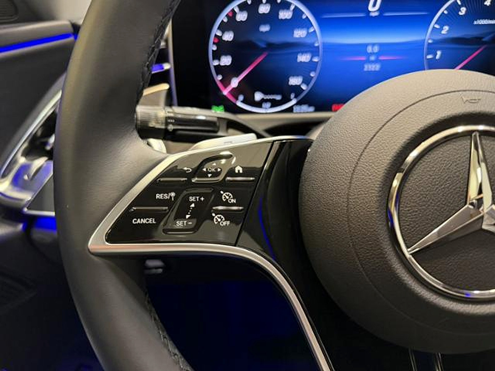 Used 2025 Mercedes-Benz E 350 Sedan w/ Winter Package image 18
