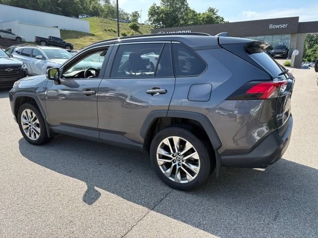 Used 2019 Toyota RAV4 XLE Premium w/ Cold Weather Package AWD/4WD image 3