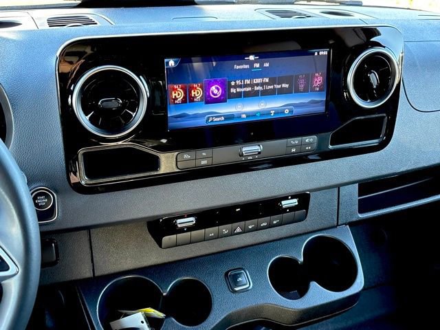 Used 2025 Mercedes-Benz Sprinter 3500 image 20