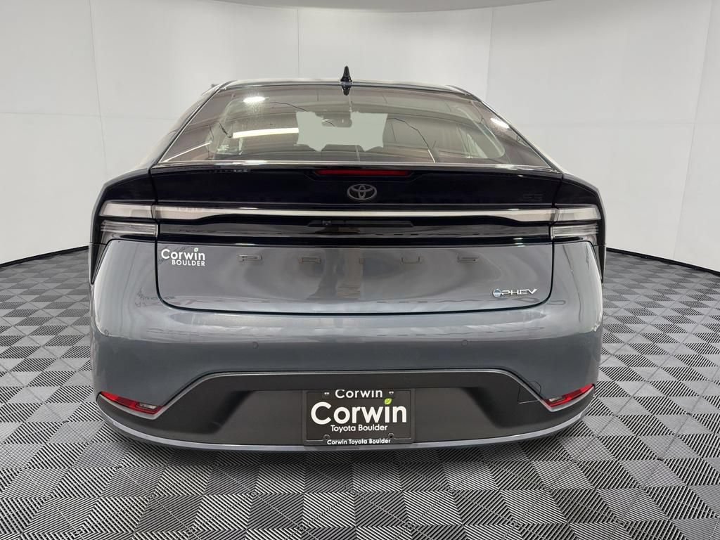 Used 2026 Toyota Prius Plug-In Hybrid FWD image 5