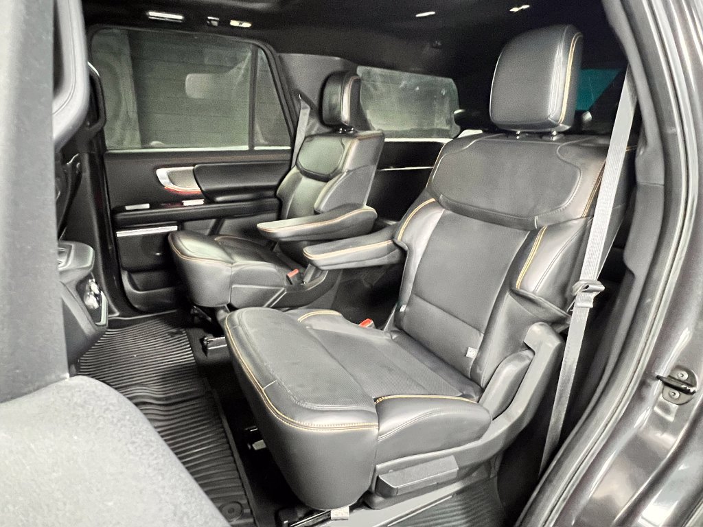 Used 2025 Ford Expedition Tremor AWD/4WD image 19