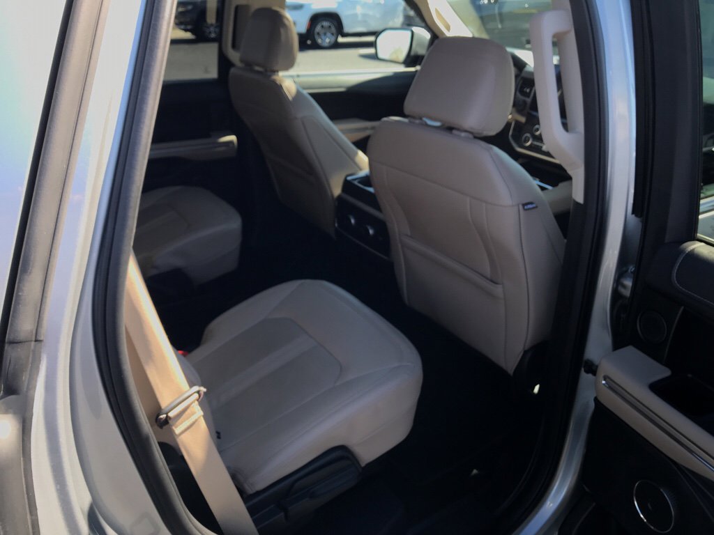 Used 2023 Ford Expedition Limited image 34