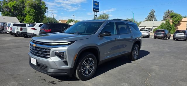 New 2026 Chevrolet Traverse LT w/ Driver Confidence Package AWD/4WD image 3