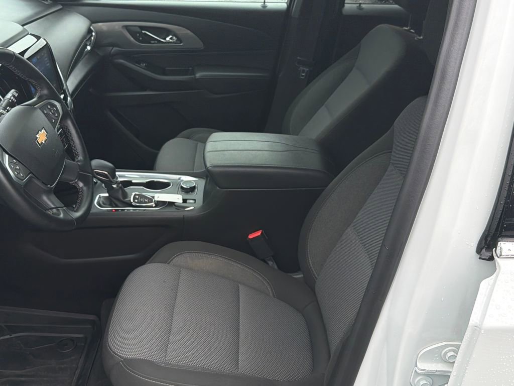 Used 2023 Chevrolet Traverse LT image 15