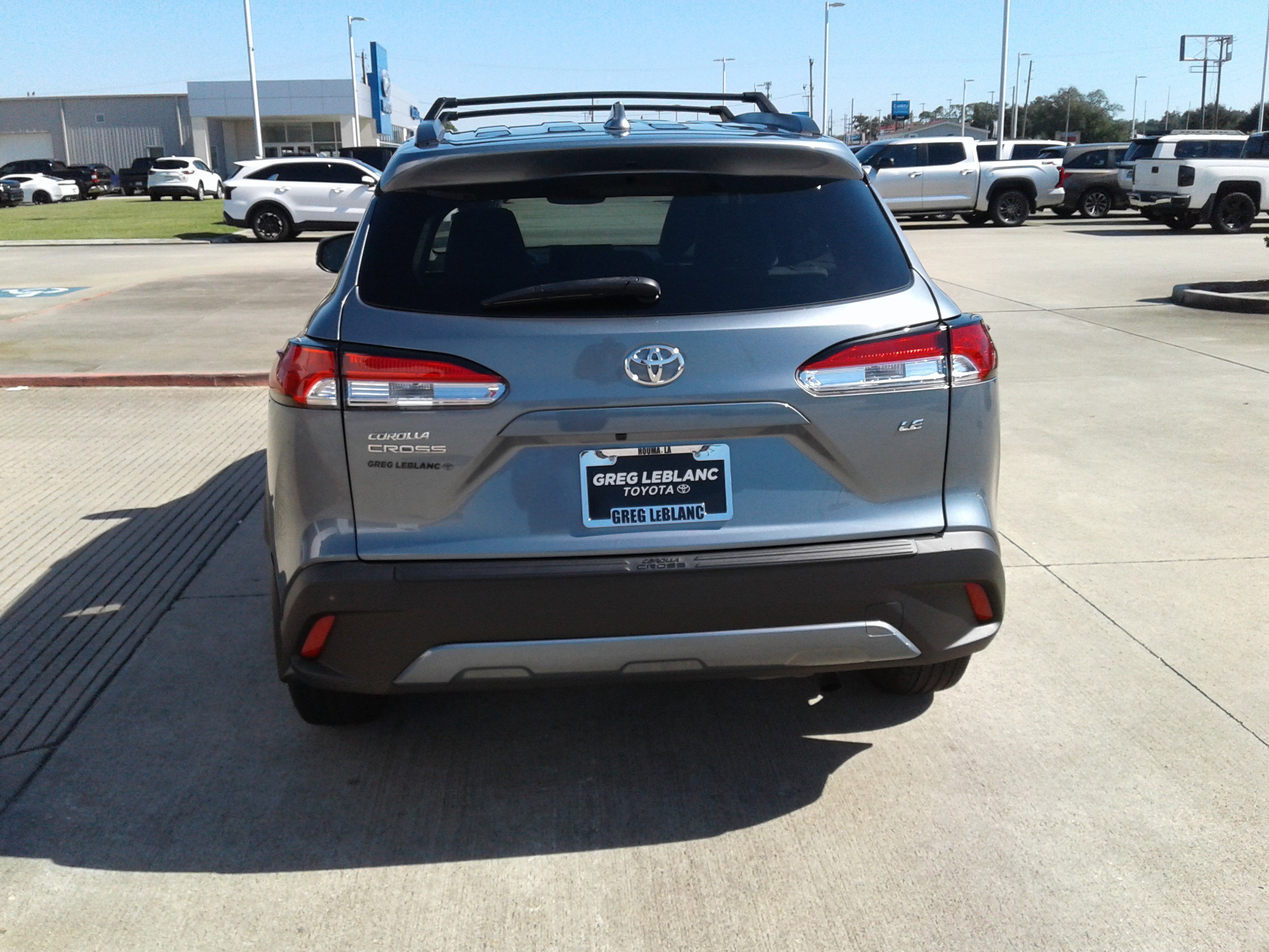 Used 2024 Toyota Corolla Cross LE image 6