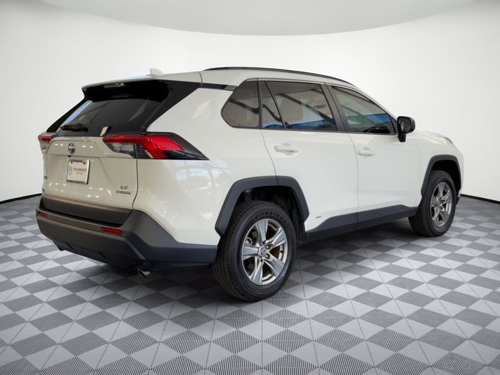 Used 2023 Toyota RAV4 LE AWD/4WD image 9