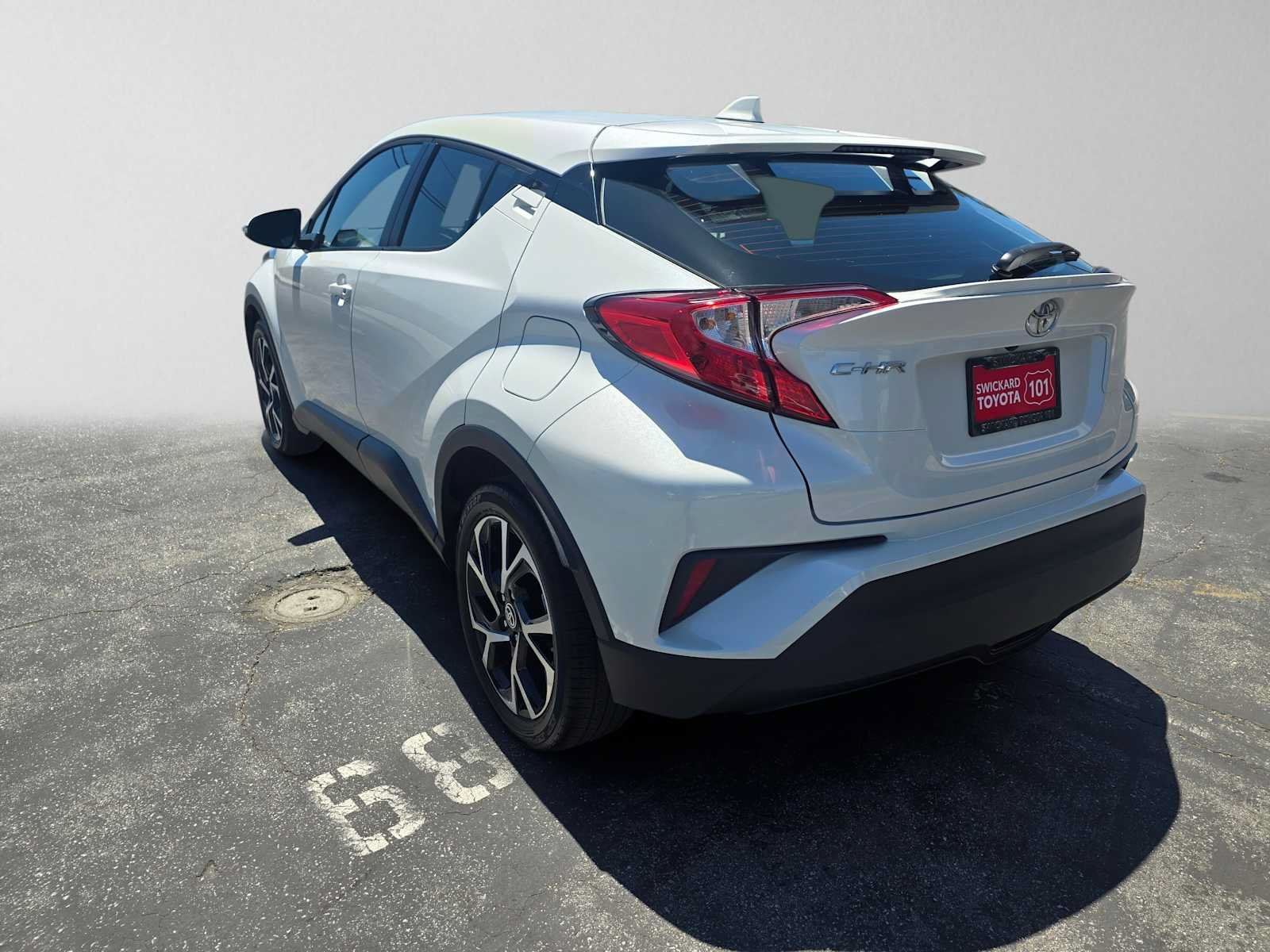Used 2022 Toyota C-HR XLE FWD image 5
