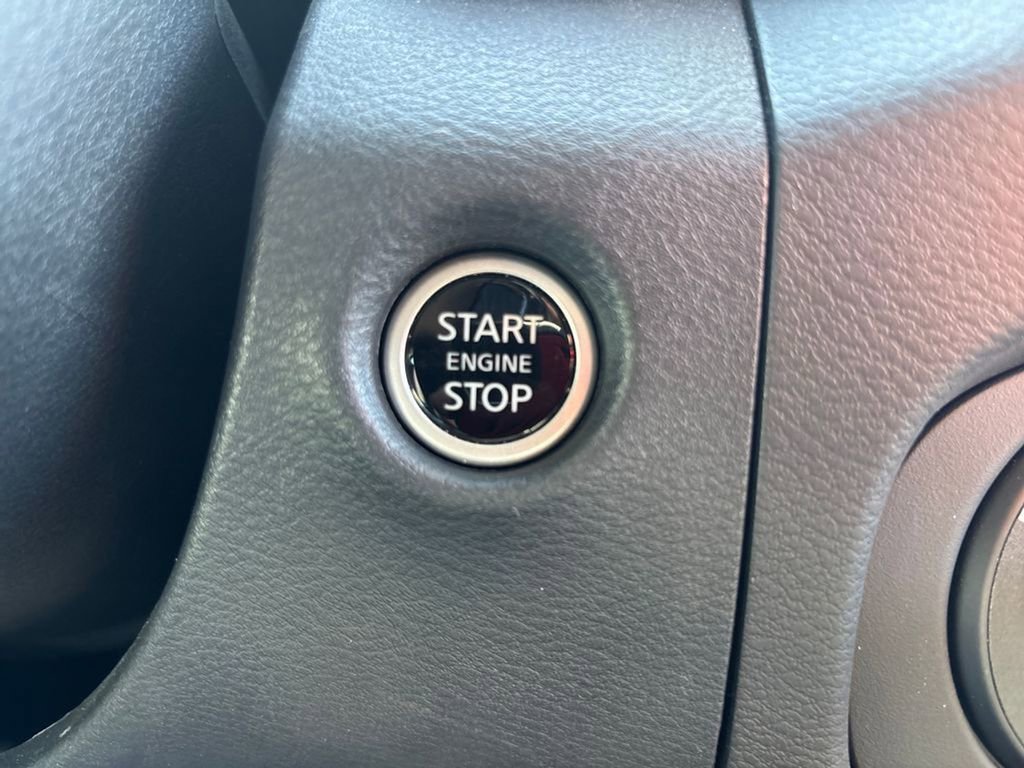 Used 2024 Nissan Frontier PRO-4X w/ Technology Package AWD/4WD image 31