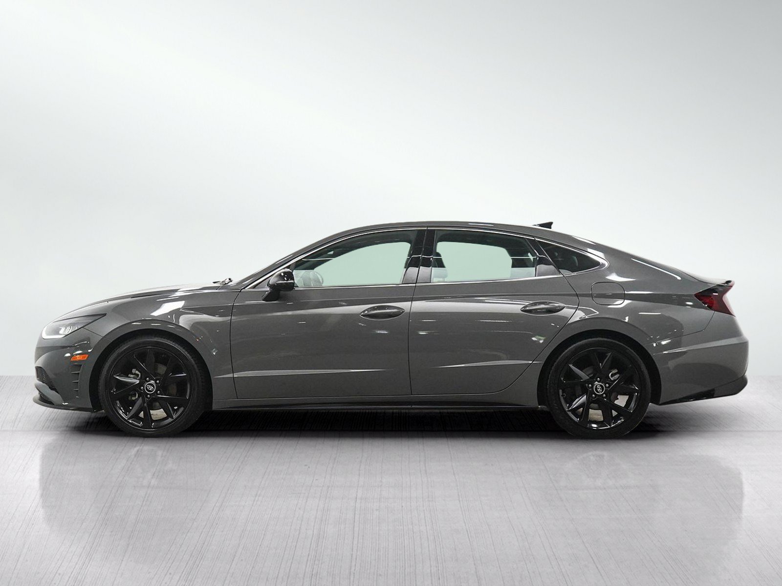 Used 2023 Hyundai Sonata SEL Plus FWD image 2