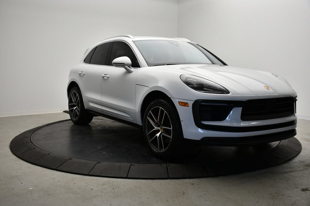 Certified 2023 Porsche Macan S AWD/4WD image 9