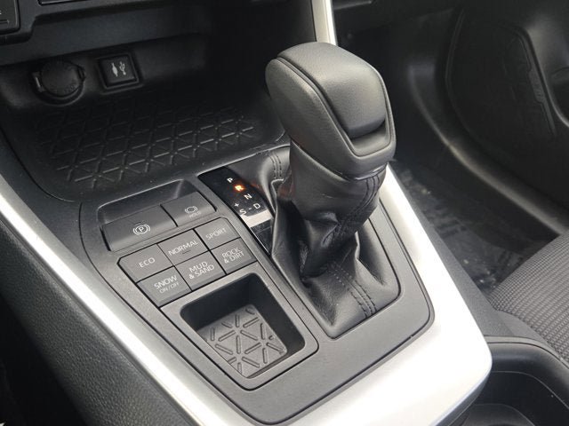 Used 2019 Toyota RAV4 LE w/ All Weather Liner Package image 26