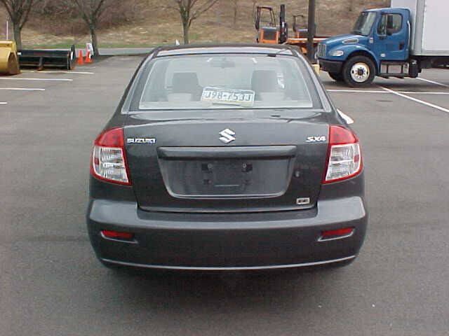 Used 2010 Suzuki SX4 LE FWD image 6