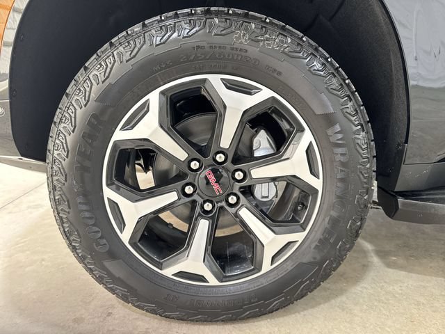 New 2026 GMC Yukon XL AT4 w/ LPO, Floor Liner Package AWD/4WD image 33