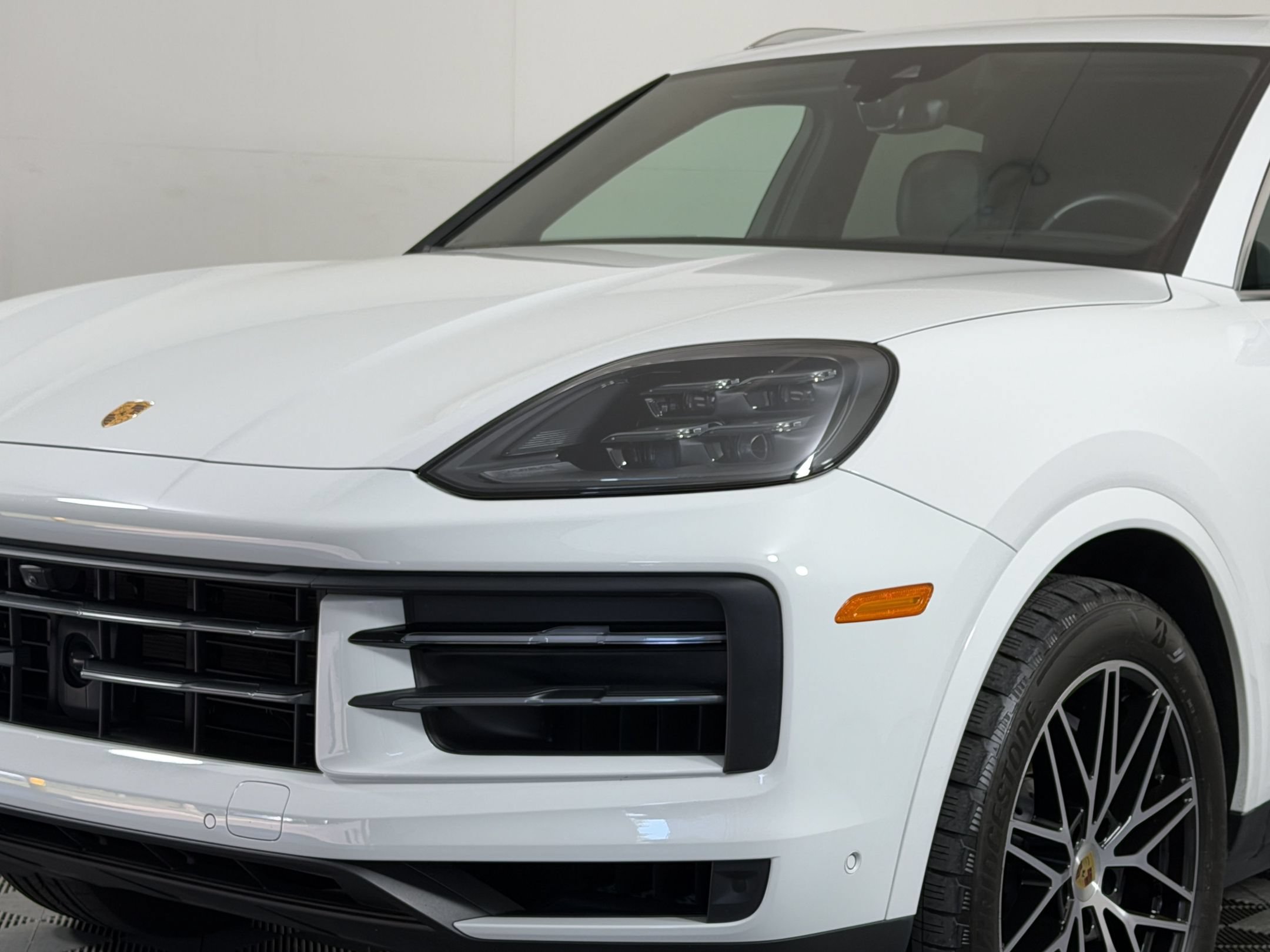 Certified 2024 Porsche Cayenne AWD/4WD image 28