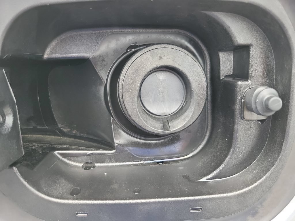 Used 2021 Chevrolet Traverse LS FWD image 31