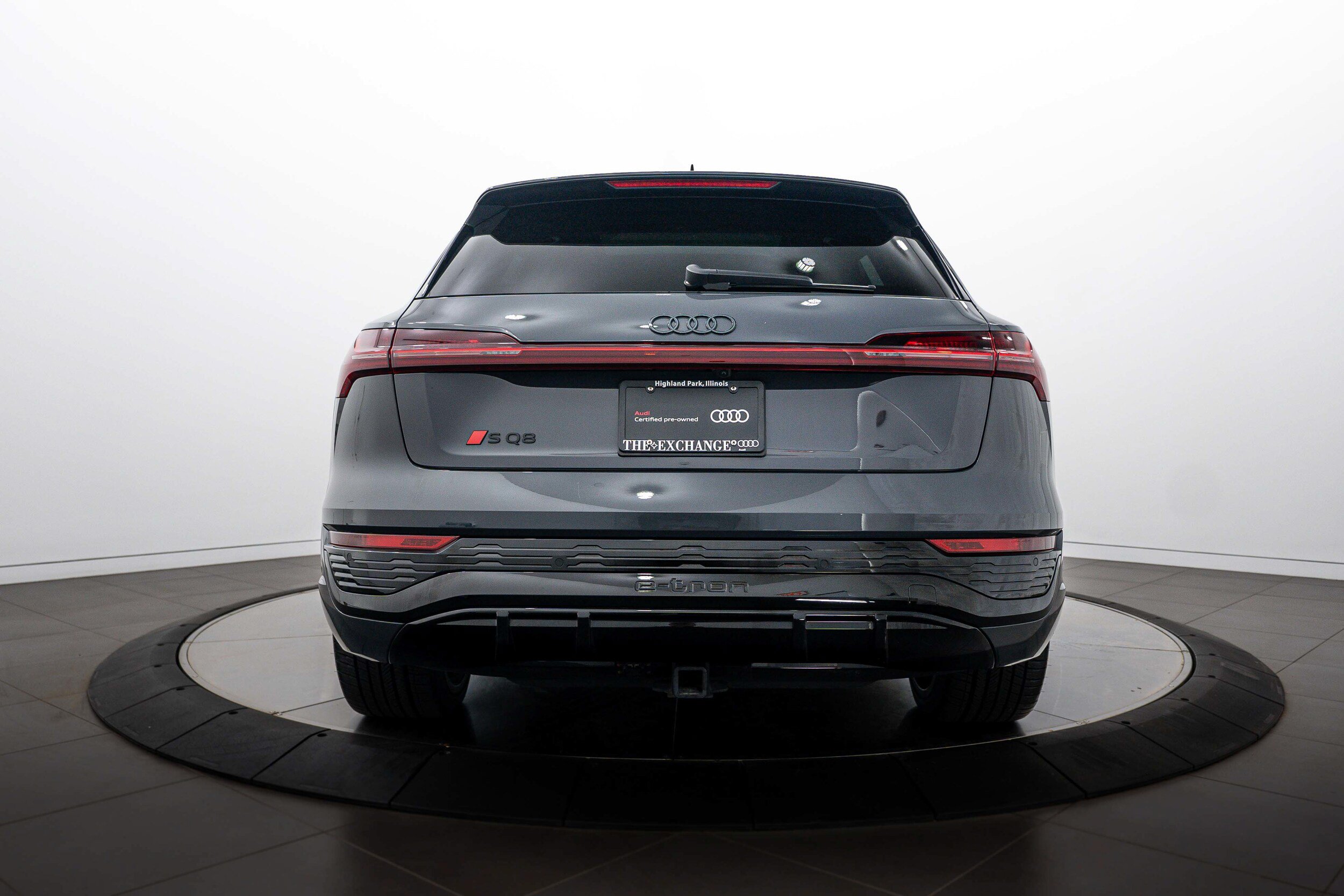 Certified 2024 Audi SQ8 e-tron Premium Plus w/ Black Optic Package AWD/4WD image 22