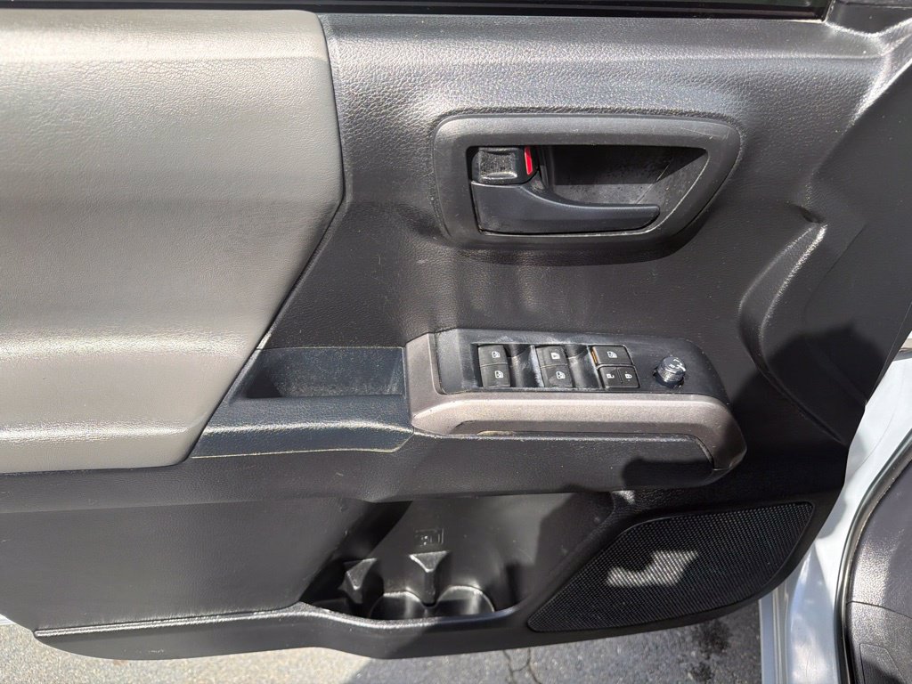 Used 2019 Toyota Tacoma SR5 AWD/4WD image 19