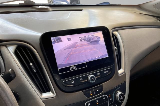 Used 2022 Chevrolet Malibu LT FWD image 11