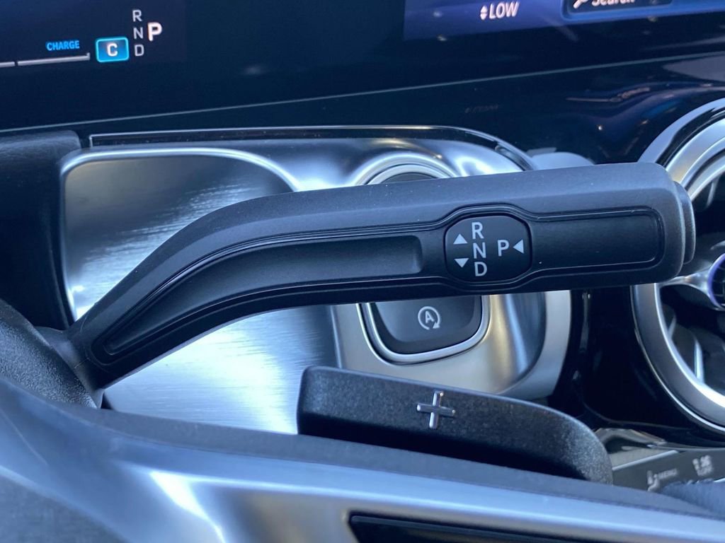 Certified 2025 Mercedes-Benz GLB 250 image 24