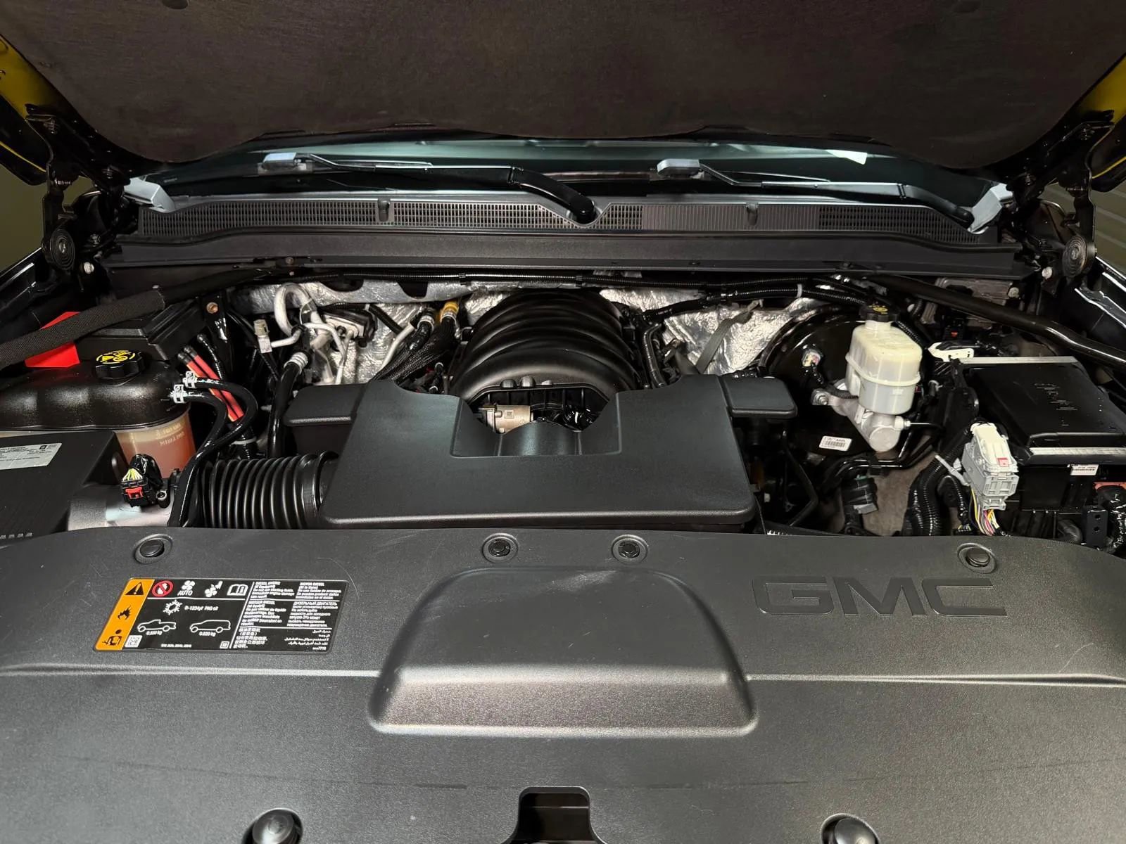 Used 2018 GMC Yukon Denali RWD image 16
