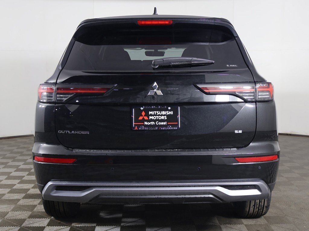 New 2026 Mitsubishi Outlander SE image 15
