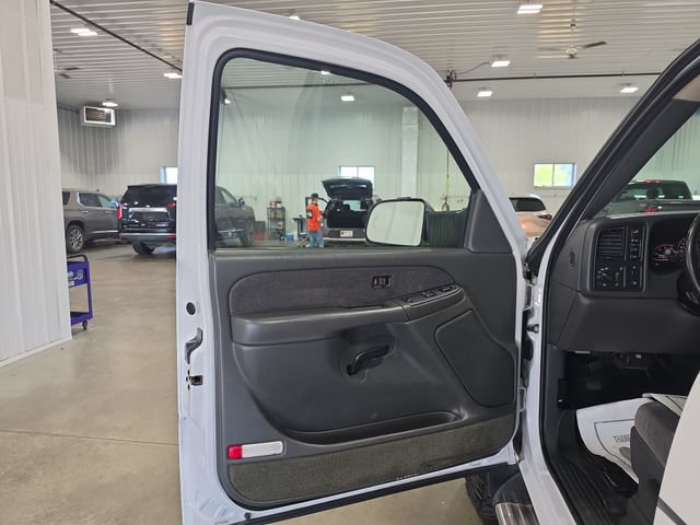 Used 2003 GMC Sierra 2500 SLE w/ Snow Plow Prep Package AWD/4WD image 20