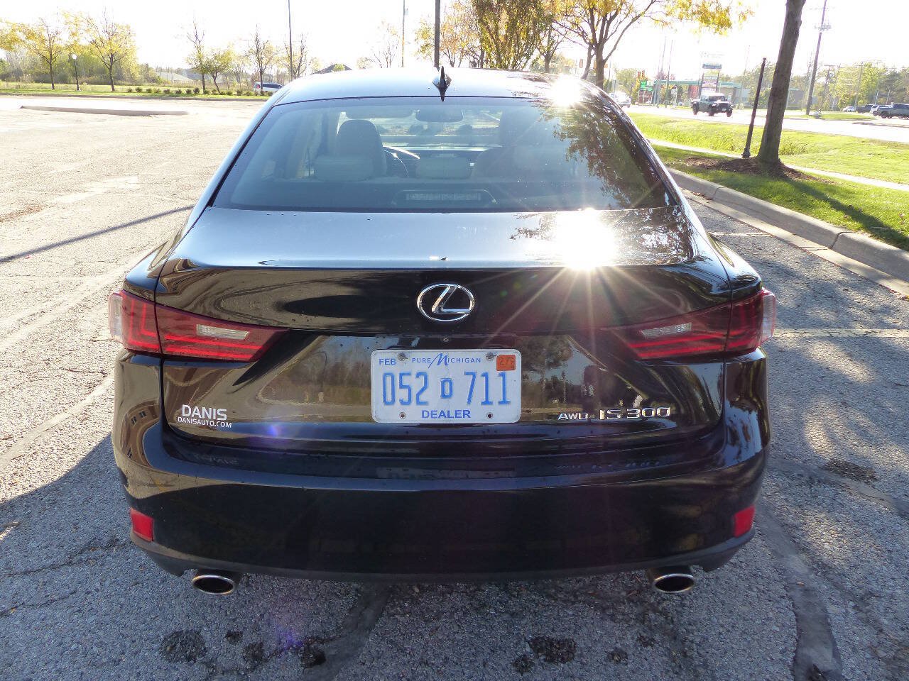 Used 2016 Lexus IS 300 AWD w/ Navigation System Package image 9