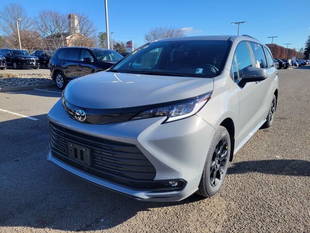 New 2026 Toyota Sienna XLE Woodland Edition AWD/4WD image 11