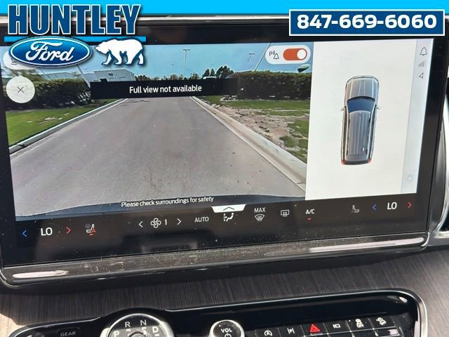 Used 2025 Ford Expedition Platinum w/ Platinum Ultimate Package AWD/4WD image 32
