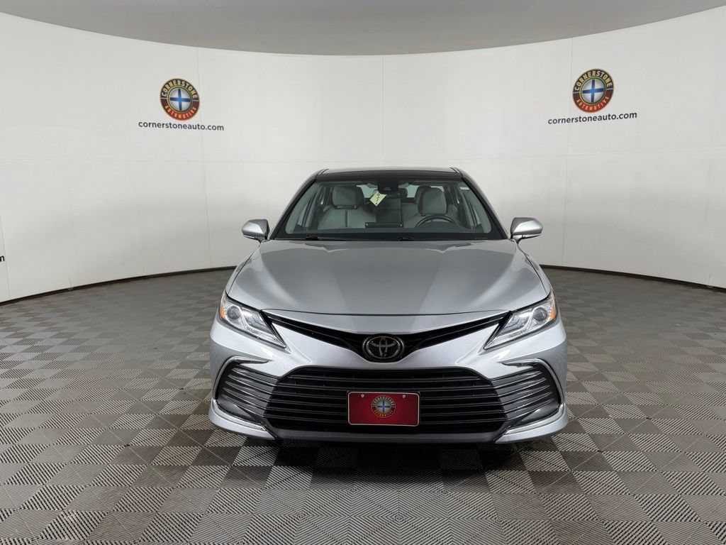 Used 2022 Toyota Camry XLE FWD image 17